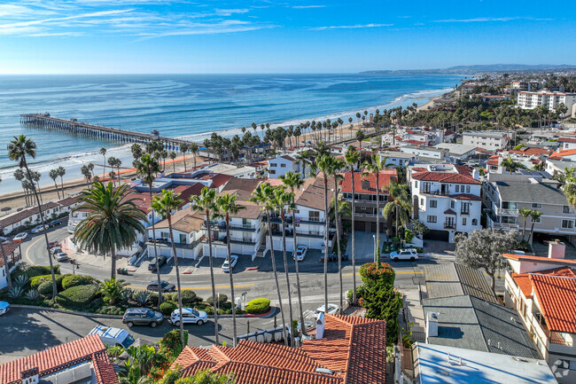 Coastal view of San Clemente, California, highlighting nearby outpatient addiction treatment and recovery services at Breakaway Health in Orange County.