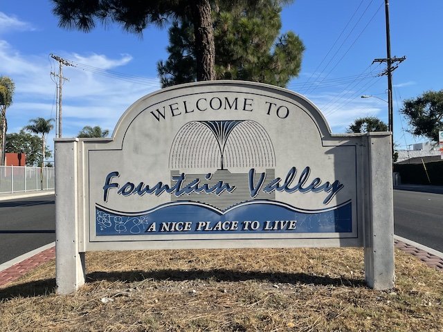 Welcome to Fountain Valley sign in Orange County, highlighting the local community served by Breakaway Health’s outpatient addiction treatment near Fountain Valley, California.